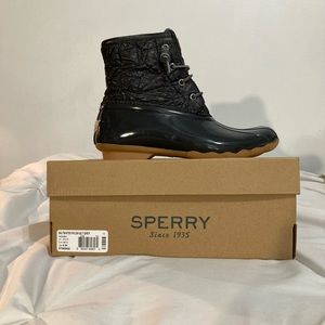 SPERRY saltwater nylon quilted grey waterproof rubber boots.